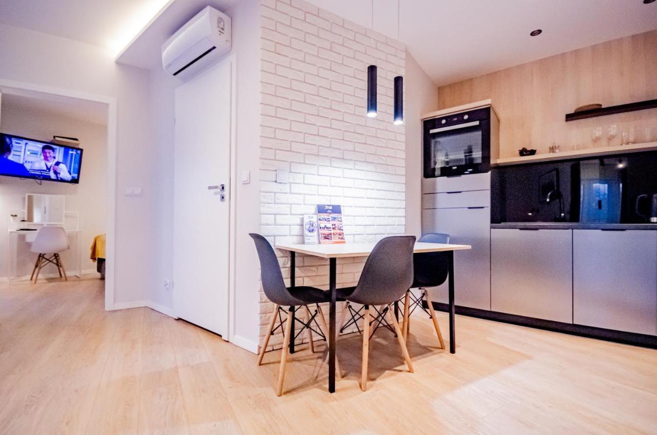 Inpoint Apartments G11 Near Old Town & Kazimierz District & Parking Option Краків Екстер'єр фото