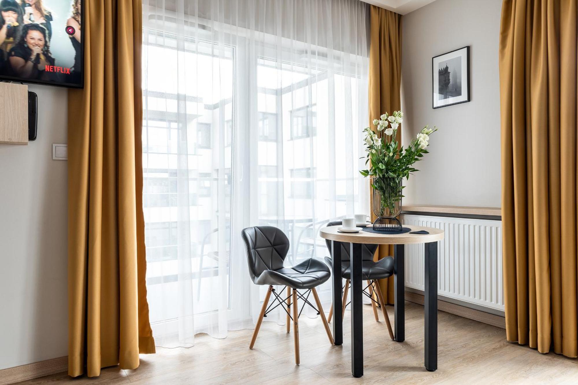 Inpoint Apartments G11 Near Old Town & Kazimierz District & Parking Option Краків Номер фото